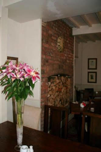 The Cross Keys Hotel Llanymynech Kültér fotó
